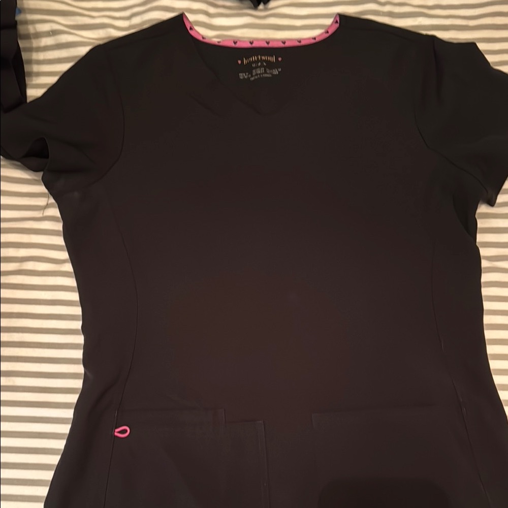 Heart soul M scrub top black